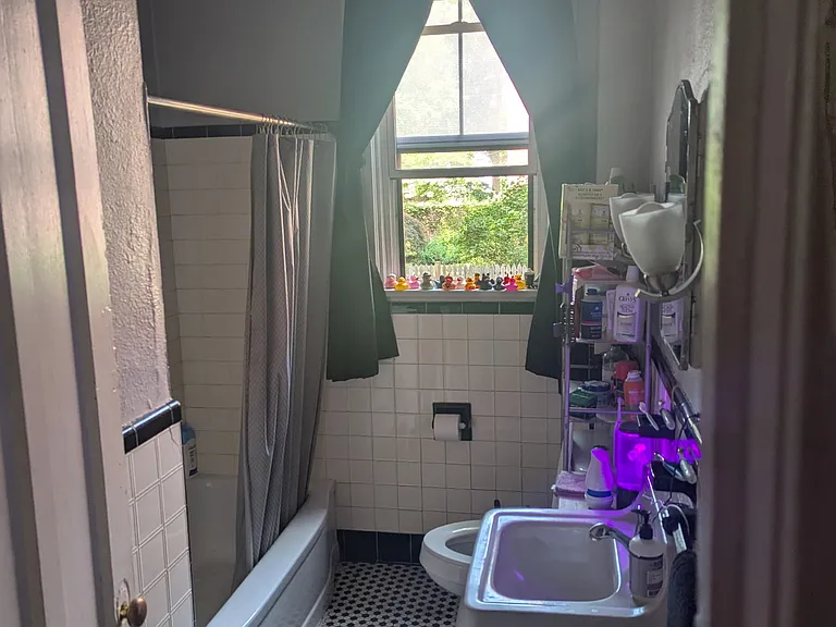 177 2nd St #1R — Photo 34