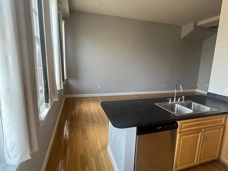2404 Prospect Ave — Photo 12