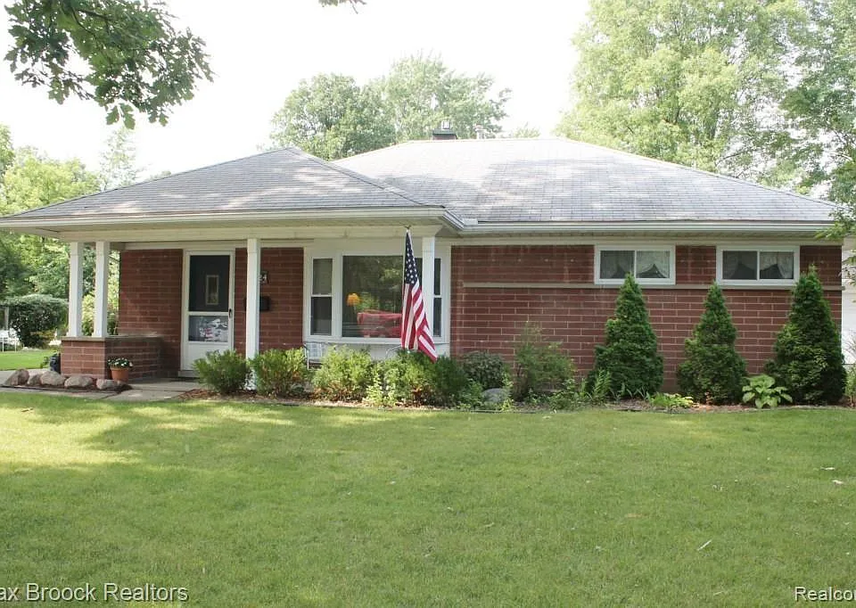 4024 W Webster Rd