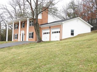 25 Almond Cir, Blue Ridge, VA 24064