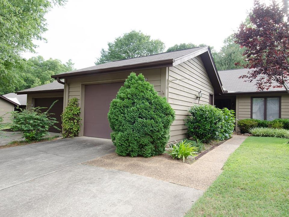 Front Entry Sugar Creek Villas