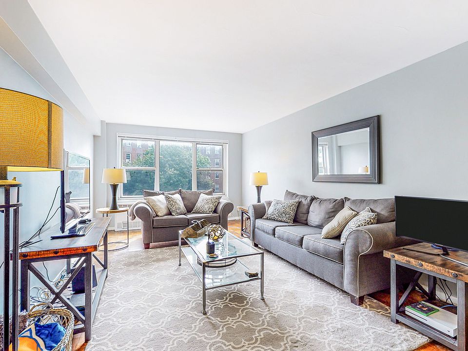 10 Old Mamaroneck Road