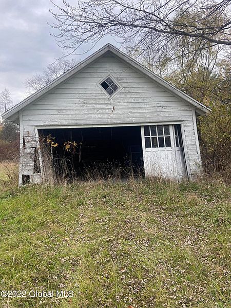 4th image of 81 Hilton Road