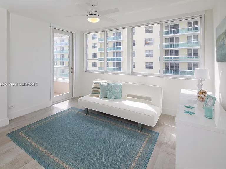 5005 Collins Ave #610 — Photo 9