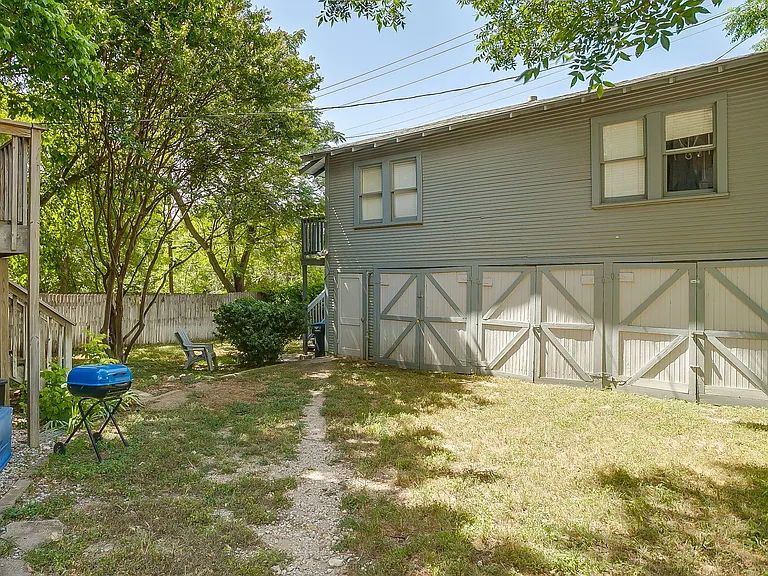 1630 Mistletoe Blvd #B — Photo 25