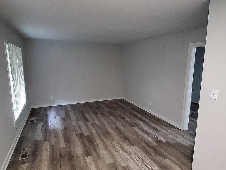204 E Spring St #A — Photo 7