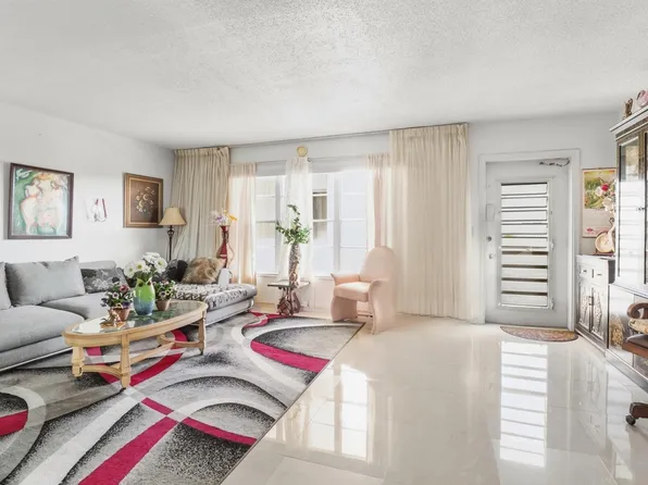 307 Wellington A, West Palm Beach, FL 33417