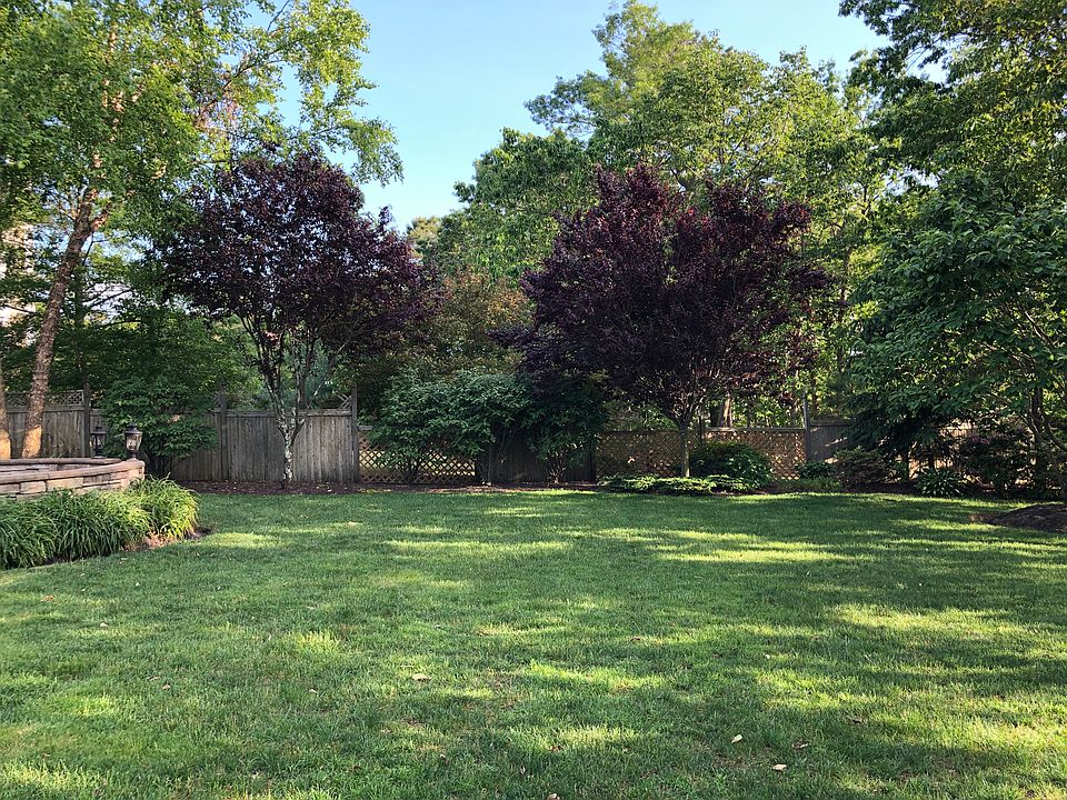 1st image of 2318 Sherwood Forest Dr