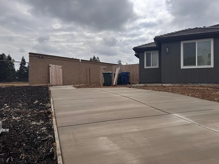 1 Car driveway