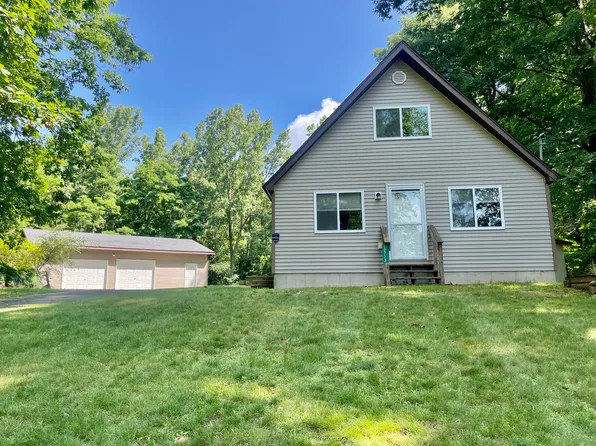 12773 Lakeview Dr, Gowen, MI 49326