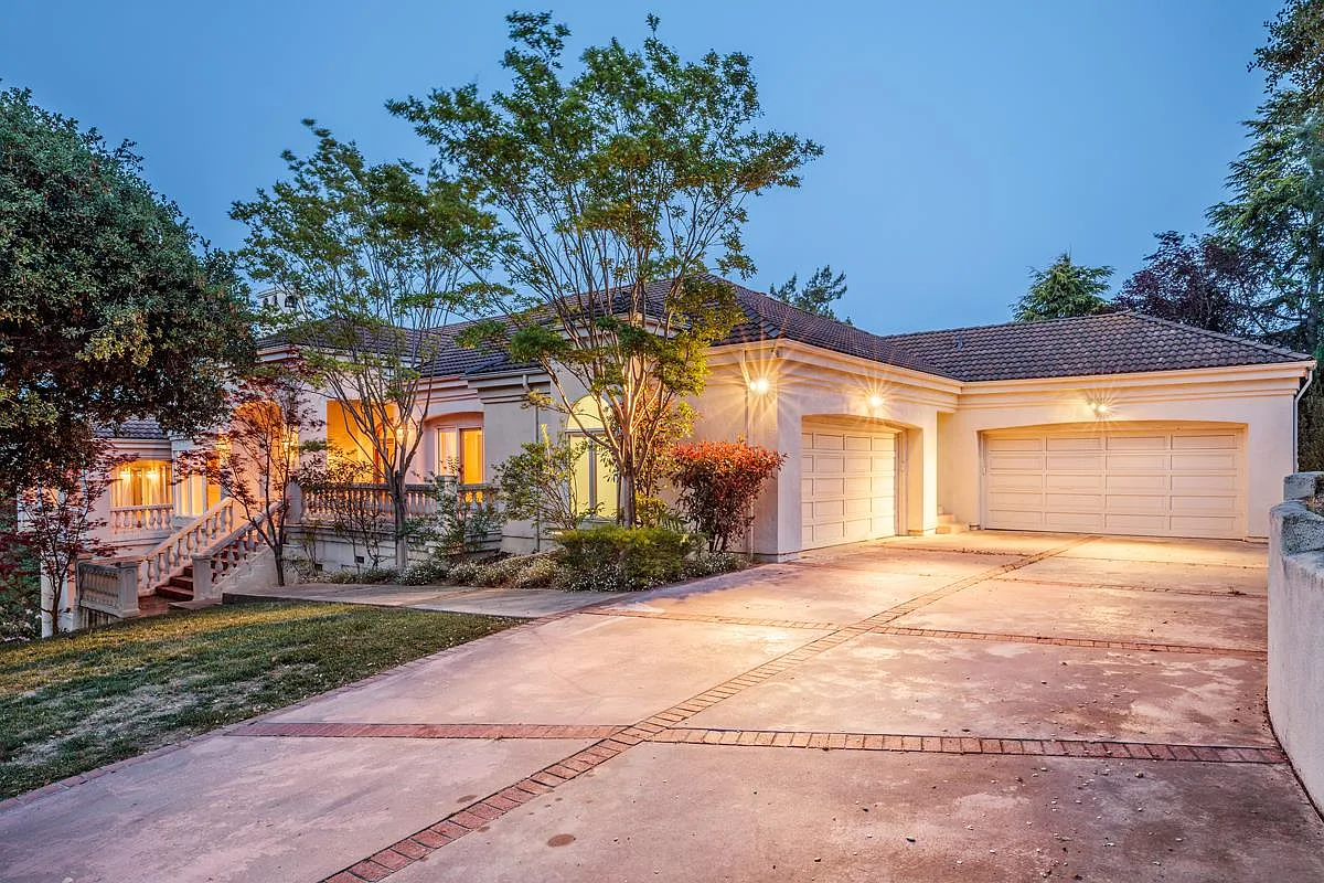 470 Santa Rosa Dr photo 1