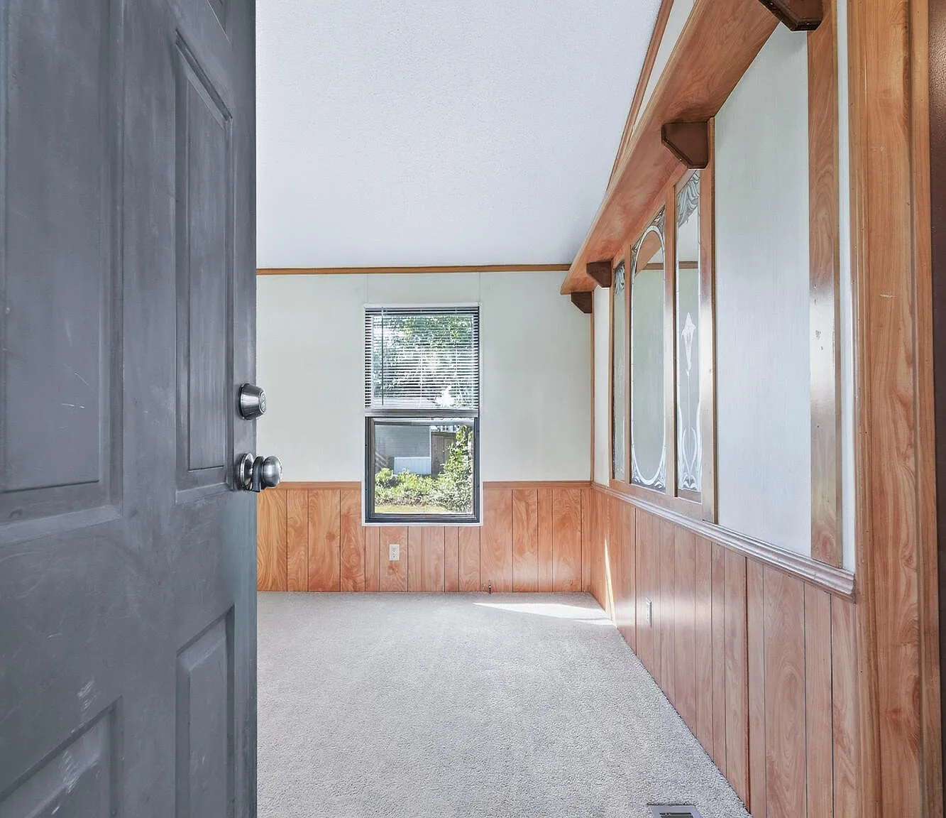 2 bed, 2.0 bath, 765 sqft, $1,395 — Photo 3