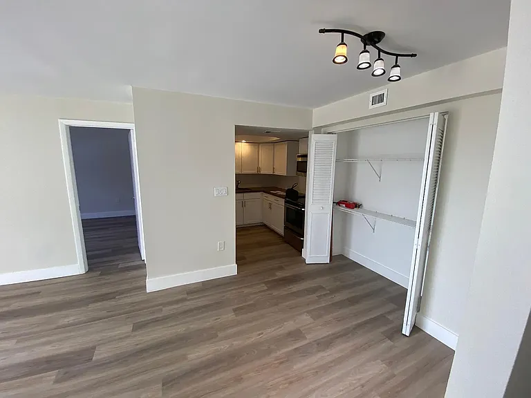 1720 NW North River Dr #408 — Photo 6