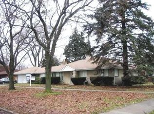 600 Goodwin Dr, Park Ridge, IL 60068