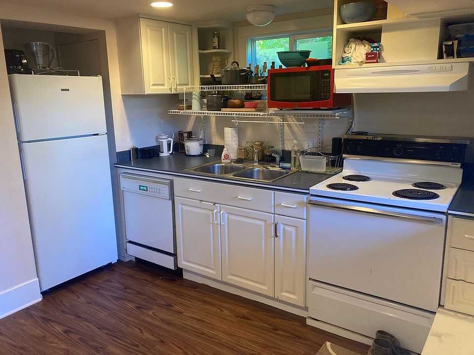 1st image of 4724 9th Ave NE #B