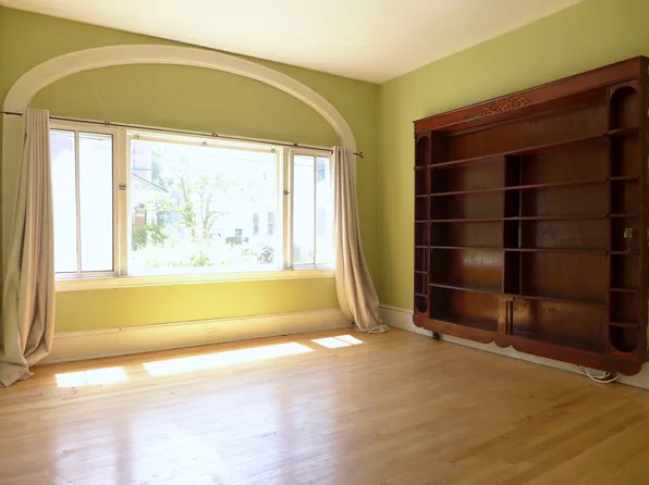 126 Harvard St, Brookline, MA 02446