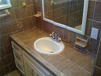 2nd image of 4547 42nd St