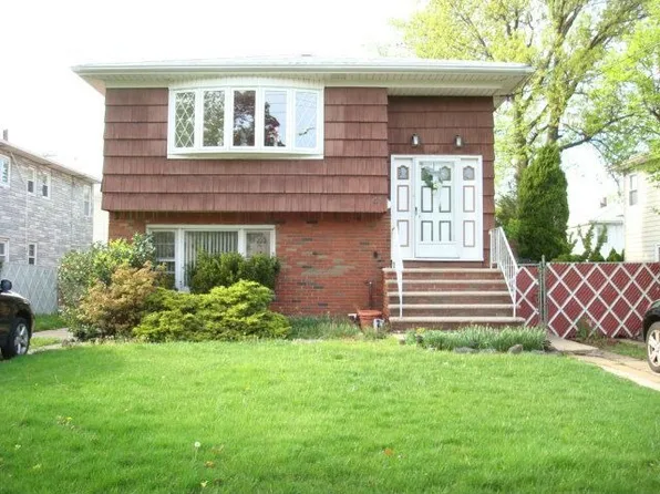 41 Genesee Ave, Staten Island, NY 10308
