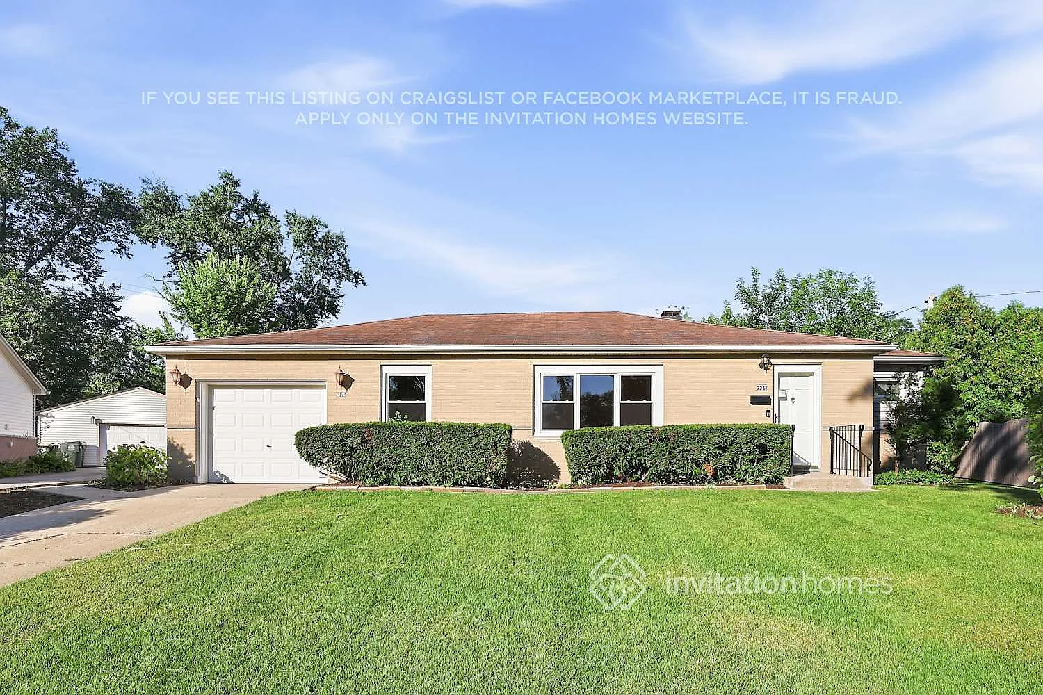 325 Glendale Ln Hoffman Estates, IL 60169 — Photo 2
