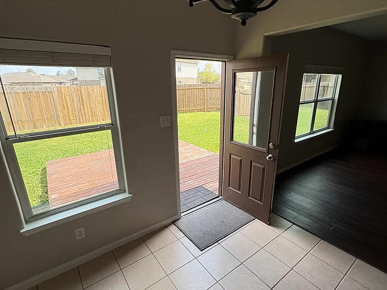 9807 Opal Rock Dr — Photo 9