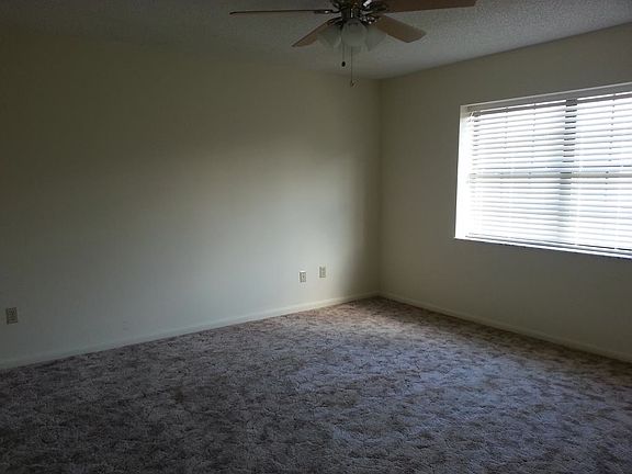 3rd image of 3311 S Royal Oaks Dr