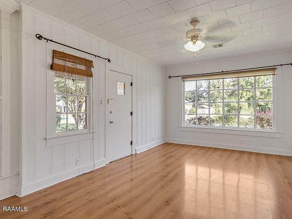 3rd image of 511 Evangeline Dr
