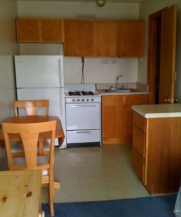 2nd image of 200 Roosevelt Blvd APT A10