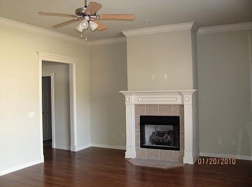 2nd image of 1313 W Gum St