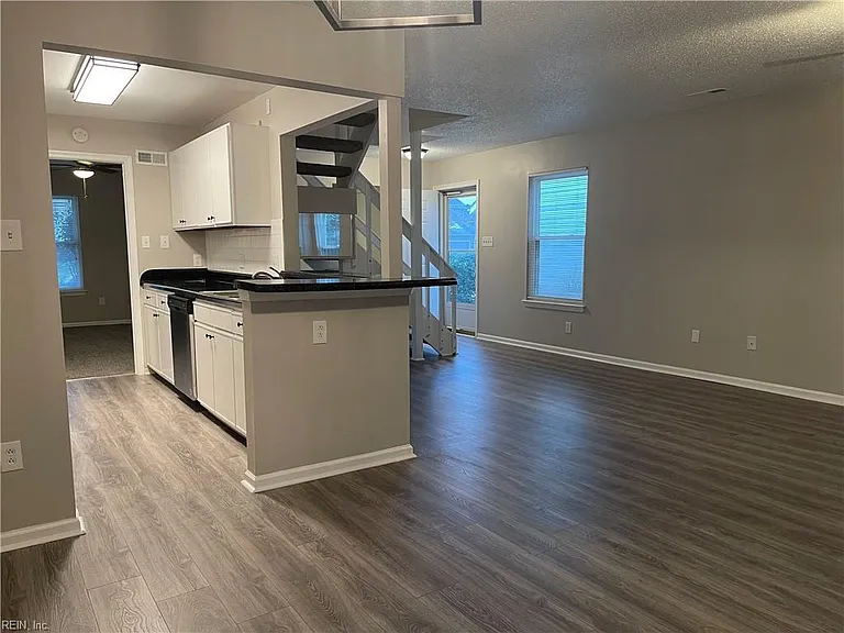 808 Quesnel Dr — Photo 8