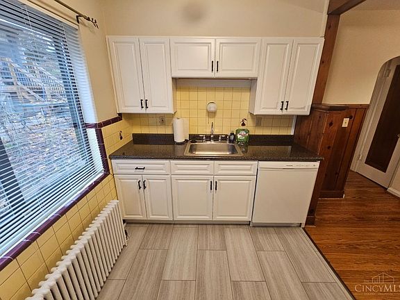 4th image of 234 Woolper Ave