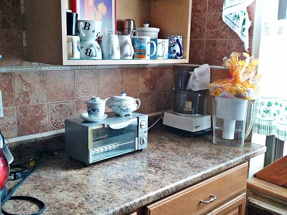 4th image of 325 Main St APT 6G
