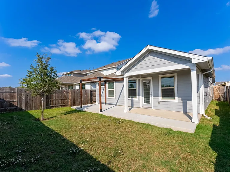 8209 McKamy Dr — Photo 25