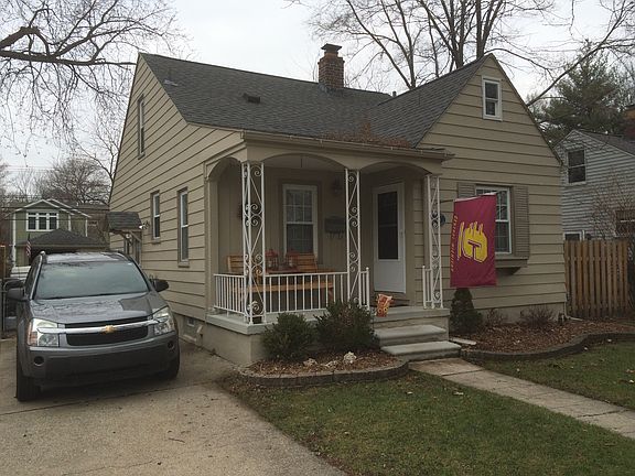 3rd image of 319 N Altadena Ave