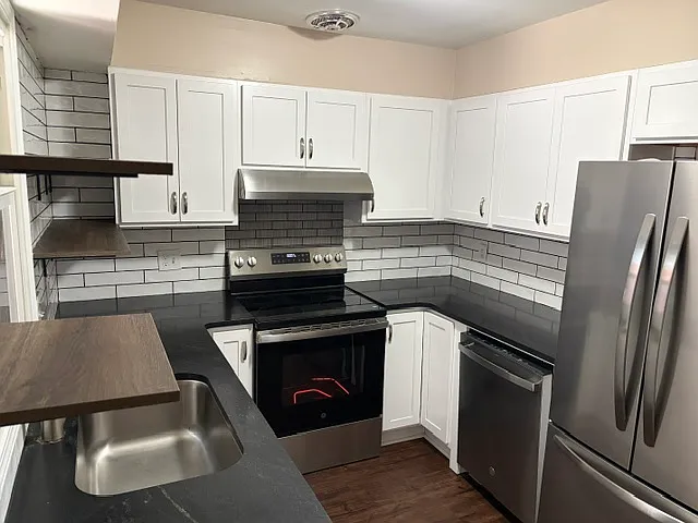 3 bed, 1600 sqft, $1,650 — Photo 2