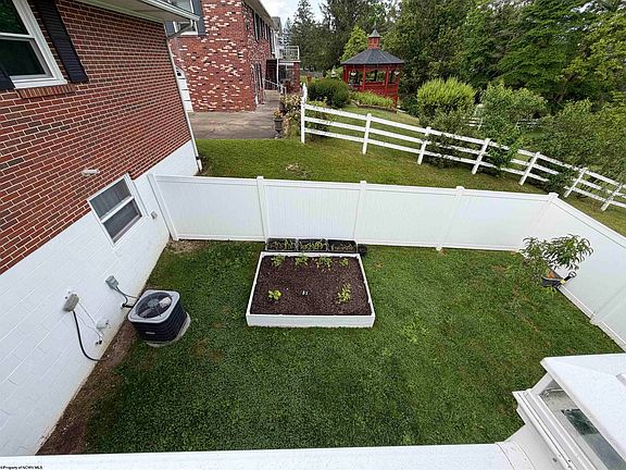 4th image of 114 Southview Dr
