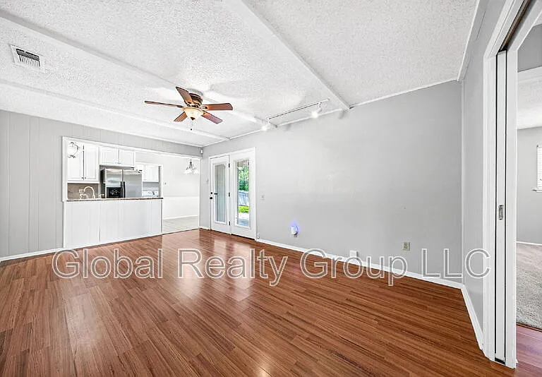 412 Cordoba Dr — Photo 4