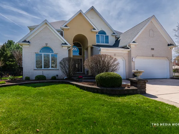 2328 Fescue Rd, Naperville, IL 60564