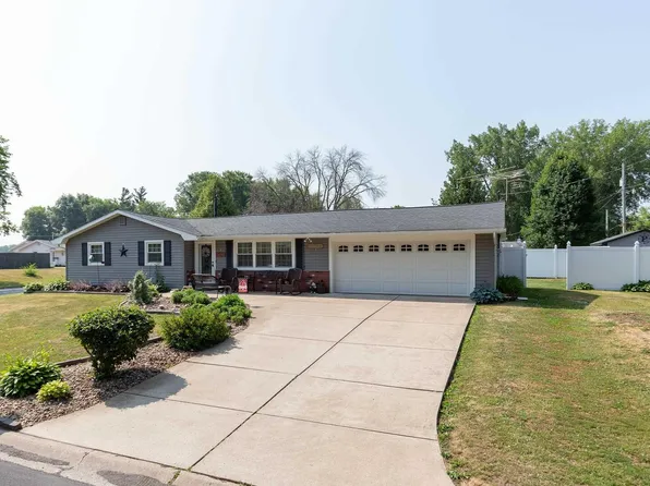 1305 8th Street Ct, Hampton, IL 61256
