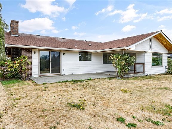 4th image of 2282 Fairway Lane
