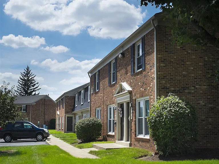 Yorktown Colony Apartments — Photo 15