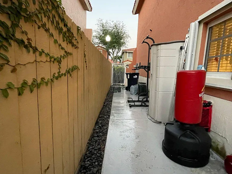 9490 SW 77th Pl — Photo 26