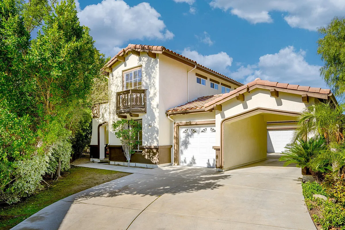 Building Photo - 7370 Chantilly Ln