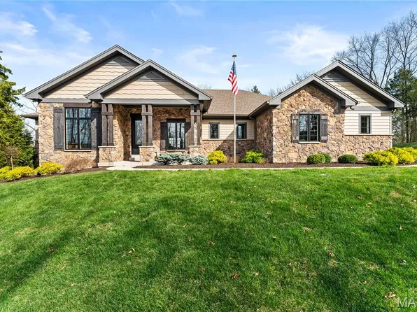 3946 Autumn Farms Dr, Pacific, MO 63069