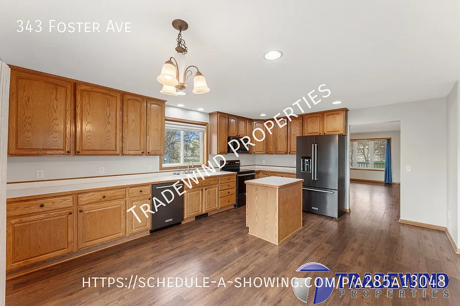 Exceptional 5 Bed 3.5 Bath Home — Photo 3