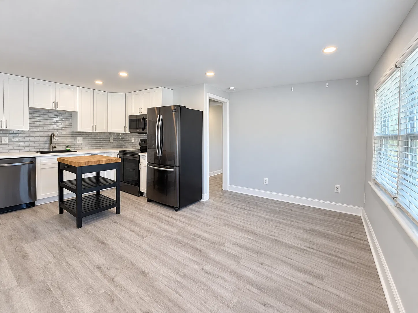 1 bed, 1.0 bath, 550 sqft, $1,395 — Photo 2