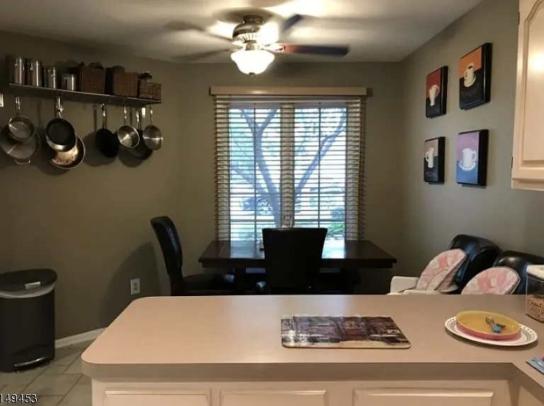 15 Barge Ct — Photo 2