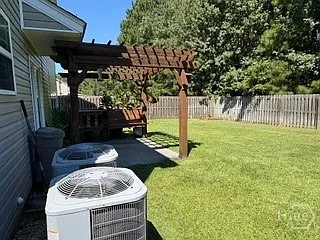 5 bed, 3.0 bath, 3440 sqft, $2,500 — Photo 4
