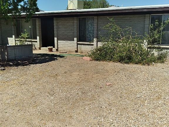 3rd image of 7621 N Saffron Ave