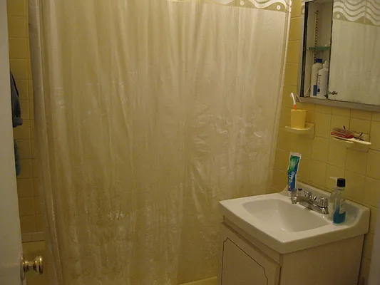 Rented by America Mecca Realty LLC | media 25