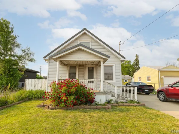 1407 E Bristol Rd, Burton, MI 48529